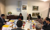Memperkuat kerjasama antara Komite ASEAN di Den Haag dan daerah  setempat