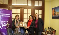 Delegasi Federasi Wanita Vietnam melakukan kunjungan  di Argentina