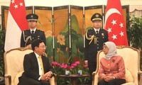 Deputi PM, Menlu Vietnam Pham Binh Minh bertemu dengan para pemimpin Singapura