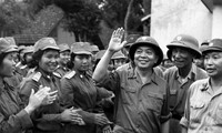 Pameran:  Jenderal Vo Nguyen Giap  dengan ATK Thai Nguyen
