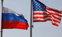 Paket sanksi pertama  yang dikenakan oleh AS terhadap Rusia  menjadi efektif