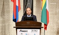 PM Viet Nam, Nguyen Xuan Phuc  menghadiri  Forum   Investasi Mekong-Jepang