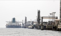 Iran berupaya  menjual minyak tanpa memperdulikan sanksi AS