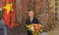 Sekjen, Presiden Viet Nam, Nguyen Phu Trong   mengucapkan selamat Hari Raya Tet kepada para pemimpin Partai, Negara,  rakyat   dan para prajurit  seluruh negeri