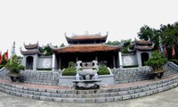 Artistik yang unik dan alam yang aneh di Kuil Cao An Phu