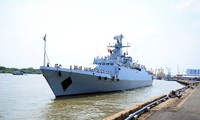 Kapal pengawal angkatan laut Bangladesh melakukan kunjungan persahabatan di Kota Ho Chi Minh