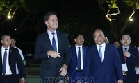 PM Viet Nam, Nguyen Xuan Phuc  dan PM Kerajaan Belanda  Mark Rutte menghadiri program fesyen  berkesinambungan: “Walk the Talk”