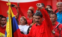 Presiden Nicolas Maduro berseru  kepada angkatan bersenjata  supaya bersatu padu  membela Tanah Air