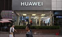 AS menunda  pelaksanaan perintah pelarangan menjual produk kepada Grup Huawei