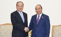 PM Viet Nam, Nguyen Xuan Phuc menerima Gubernur Provinsi Yunnan, Tiongkok, Ruan Chengfa.