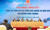 PM Nguyen Xuan Phuc menghadiri konferensi evaluasi  penggelaran tugas 2020 dari instansi industri dan perdagangan Vietnam