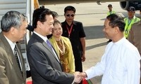 Le Premier Ministre vietnamien entame sa visite au Myanmar et participe au GMS-4