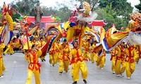 La fête printanière organisée dans plusieurs localités vietnamiennes