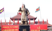 Célébration du 223e anniversaire de la victoire de Ngoc Hoi-Dong Da