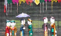 Spectacle en hommage aux marionnettes sur l'eau du Vietnam à Paris