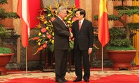 Le Président autrichien termine sa visite au Vietnam