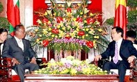 Des dirigeants vietnamiens reçoivent le Président de la Chambre haute du Myanmar