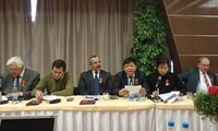 Le Vietnam participe à la table ronde sur le mouvement communiste international