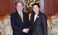 Nguyen Sinh Hung reçoit Pany Yathotou
