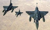 Les raids aériens de l'armée française se poursuivent au Mali