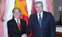 Nguyen Sinh Hung rencontre le Président polonais et le président du Sénat
