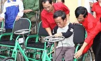 Truong Tan Sang à la conférence de citation à l’ordre des handicapés et orphelins exemplaires