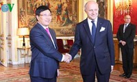 Entretien entre les ministres des Affaires étrangères vietnamien et français