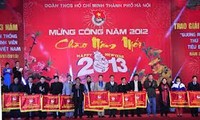 Young Hanoians celebrate 2012 achievements
