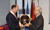 Minister-President of Wallonia-Brussels visits Vietnam