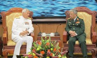 Vietnam, US promote defence relations