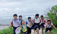 Overseas Vietnamese donate to build schools on Sinh Ton Island