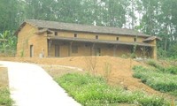 Earthen-wall houses of the Pu Peo
