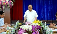 Prime Minister Nguyen Xuan Phuc works with the Central Highlands Steering Committee