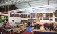 Promoting traditional craft villages on par with tourism development