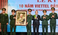 Viettel creates new growth model: PM Nguyen Xuan Phuc