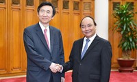 Vietnam aims to raise bilateral trade with South Korea to 100 billion USD 