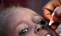 Polio vaccine for African children