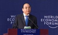 Prime Minister Nguyen Xuan Phuc delivers key note speech at WEF