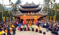 Perfume pagoda festival opens