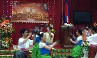 Cambodian students welcome New Year Festival in Hanoi 