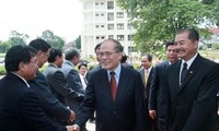 NA Chair  Hung visits Lao National Politics and Administration Institute