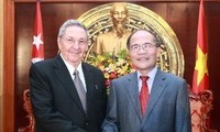 NA Chairman Nguyen Sinh Hung urges for more cooperation with Cuba