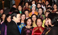 President Truong Tan Sang meets NA female deputies
