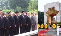 Leaders pay tribute to Uncle Ho on National Day 