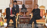 Party leader meets with Indian leaders 