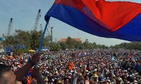 Cambodian government accuses opposition of violating the constitution