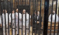 Egypt TV broadcasts live Morsi trial 
