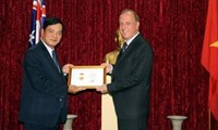 Australian honoured for promoting Vietnamese seafood in Australia 