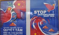 Outstanding posters on Vietnam’s sea, island sovereignty on display