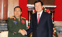 President Truong Tan Sang receives visiting Lao Defense Minister